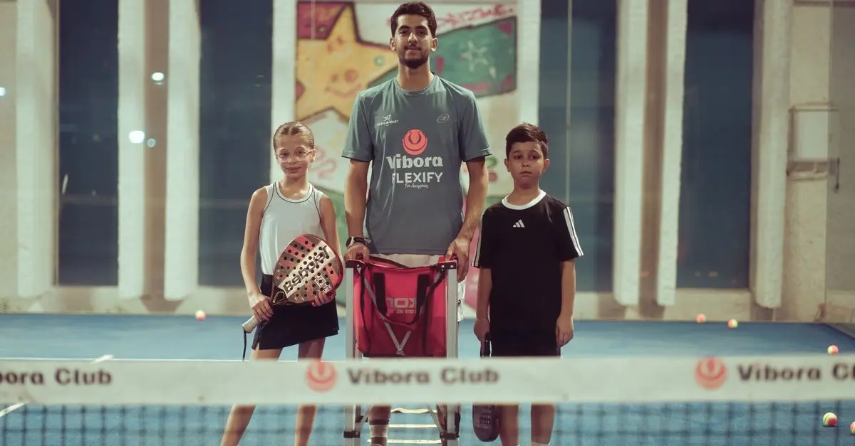 Le padel pour enfants : Guide pour les initier au sport