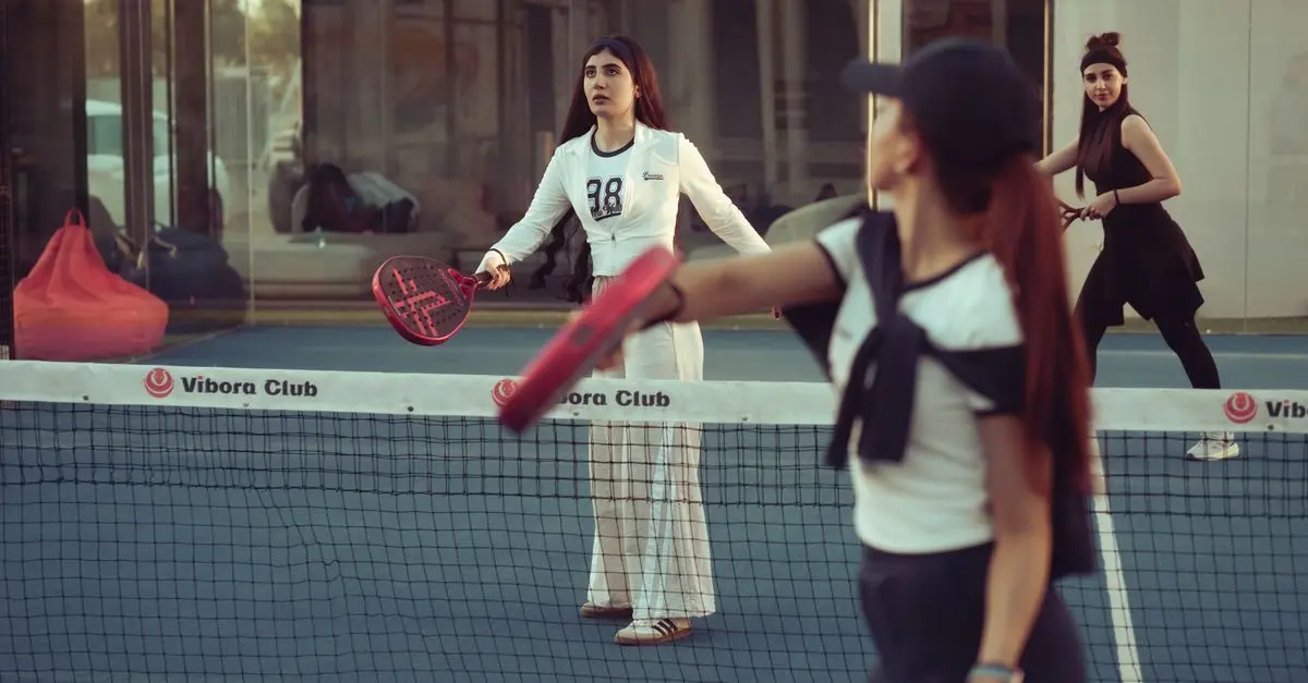 Les différents styles de jeu au padel : Trouvez le vôtre