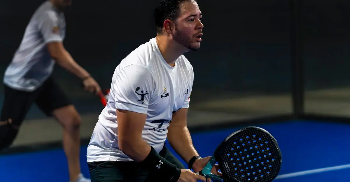 Les meilleures astuces pour progresser au padel efficacement