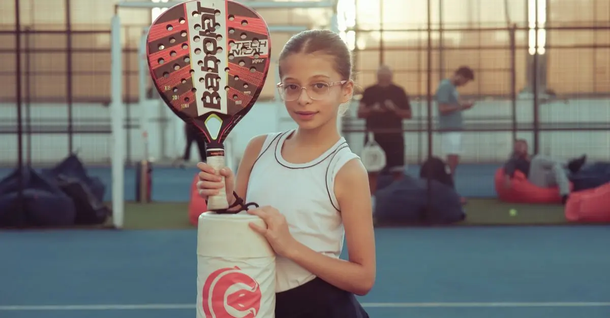 Les meilleures techniques de jeu au padel pour débutants