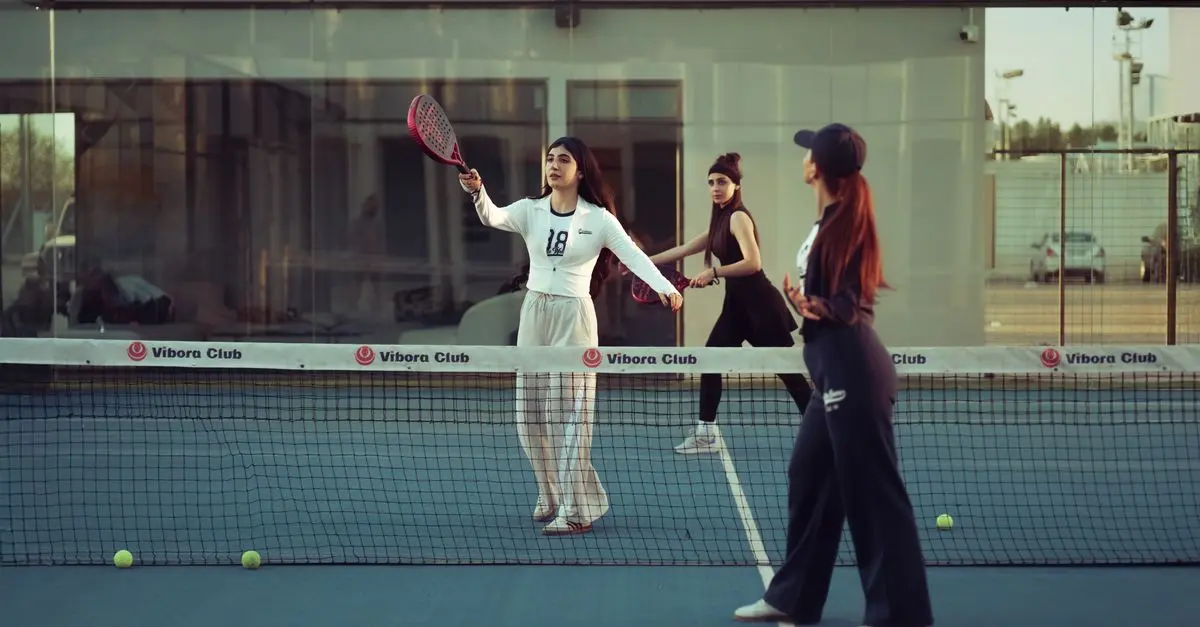 Padel : Les meilleures techniques pour progresser efficacement
